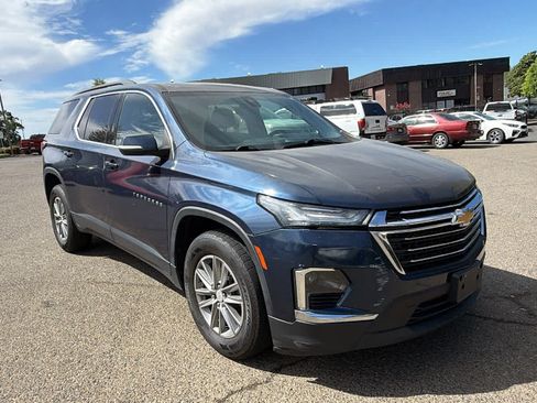 Used 2023 Chevrolet Traverse LT AWD/4WD image 3