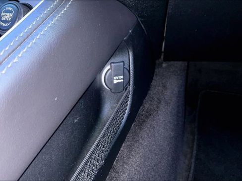 Used 2019 Dodge Challenger SXT RWD image 26