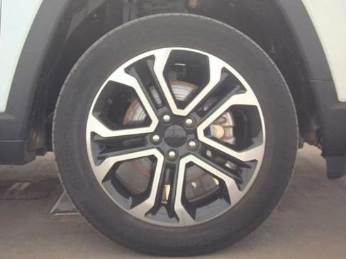 Used 2022 Jeep Compass Limited image 7