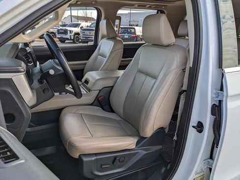 Used 2022 Ford Expedition XLT image 36