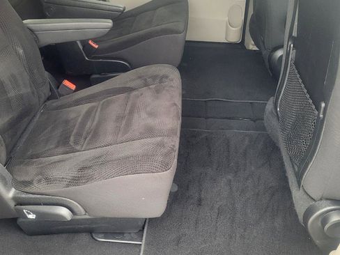 Used 2019 Dodge Grand Caravan SE w/ UConnect Hands-Free Group image 23