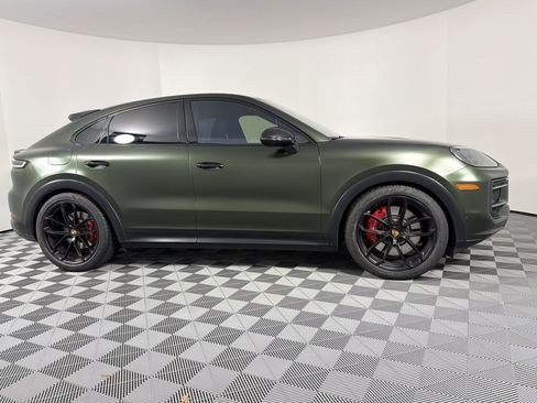 Certified 2025 Porsche Cayenne GTS AWD/4WD image 11