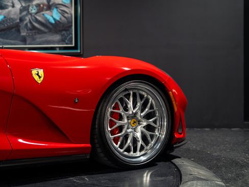 Used 2019 Ferrari 812 Superfast RWD image 30