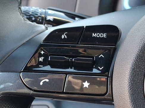 Certified 2025 Hyundai Elantra Sport image 21