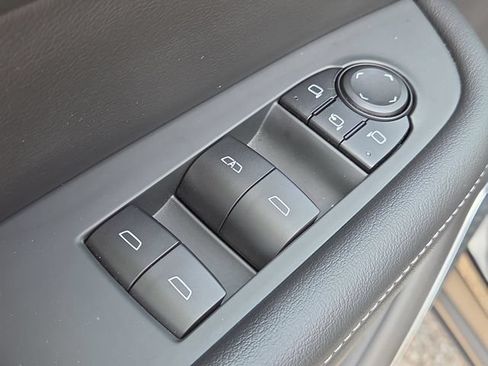 Certified 2025 Buick Enclave Preferred FWD image 24