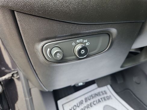 Used 2022 Chevrolet Equinox RS w/ RS Leather Package image 27