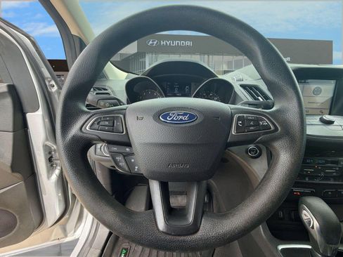 Used 2019 Ford Escape SE FWD image 11