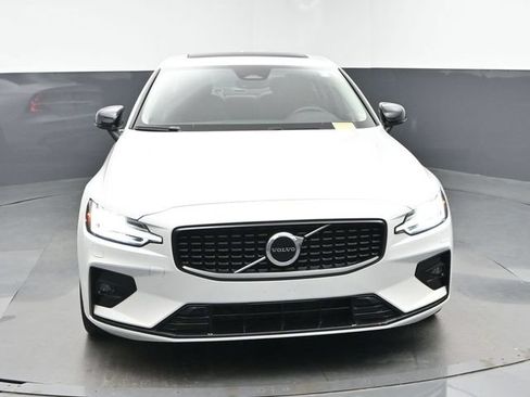 Used 2025 Volvo S60 B5 Core FWD image 2