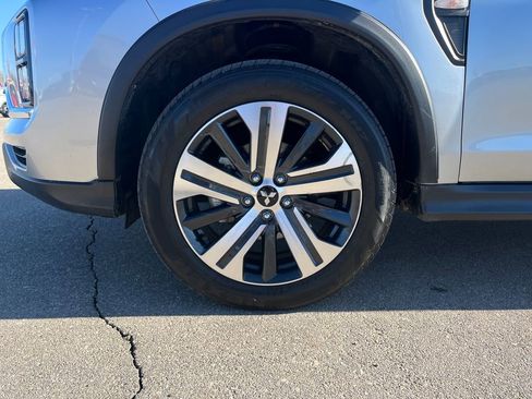 Used 2025 Mitsubishi Outlander Sport SE AWD/4WD image 28