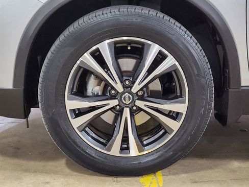 Used 2020 Nissan Rogue SV w/ Sun & Sound Touring Package image 28