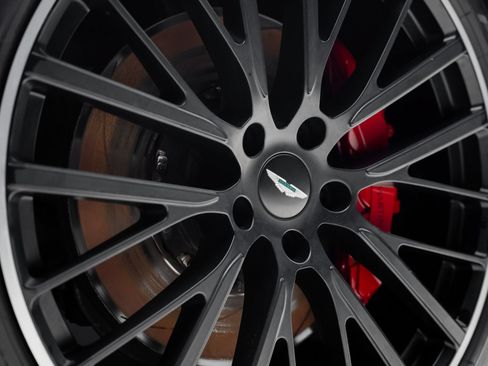 Used 2022 Aston Martin DBX AWD/4WD image 23