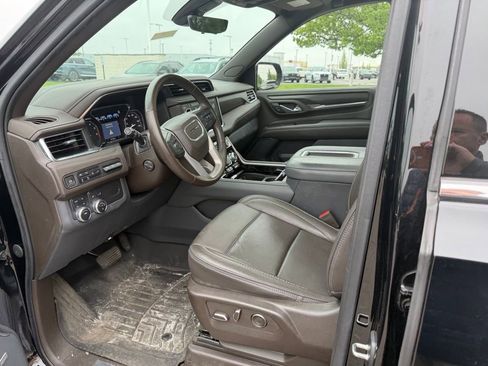 Used 2021 GMC Yukon Denali w/ Denali Premium Package AWD/4WD image 5