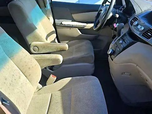 Used 2011 Honda Odyssey LX image 5