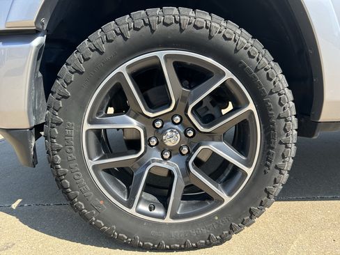 Used 2020 RAM 1500 Laramie AWD/4WD image 10
