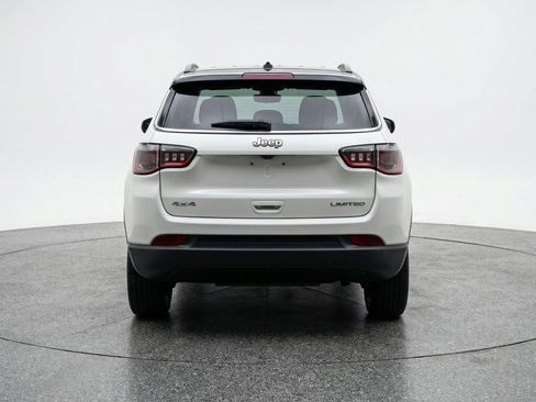 Used 2025 Jeep Compass Limited AWD/4WD image 7