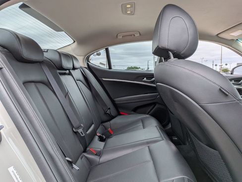 Used 2025 Genesis G70 2.5T RWD image 26