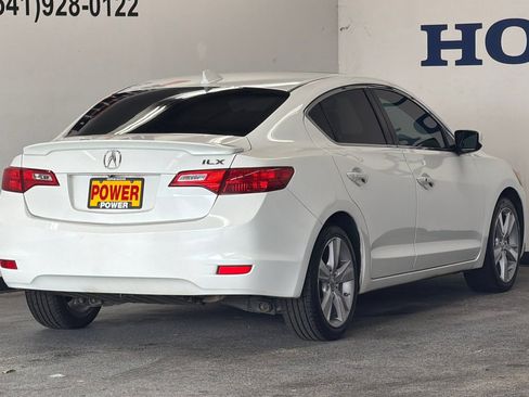 Used 2015 Acura ILX w/ Technology Package FWD image 3