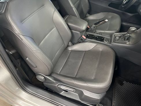 Used 2015 Volkswagen Golf S FWD image 43