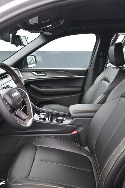 New 2026 Jeep Grand Cherokee Limited AWD/4WD image 12