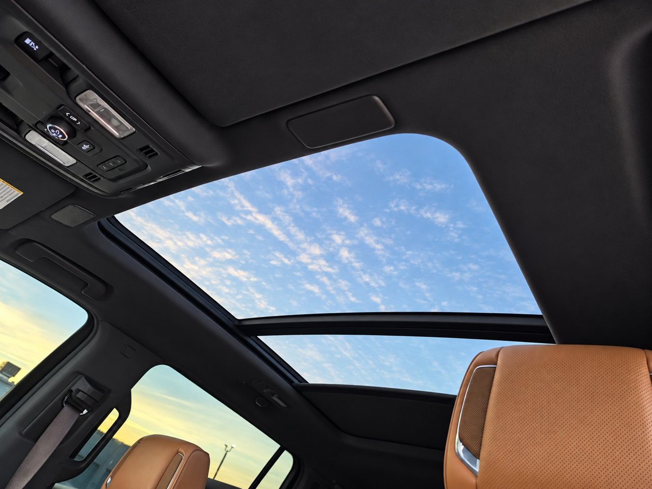 Used 2021 Cadillac Escalade ESV Premium Luxury w/ LPO, Illumination Package AWD/4WD image 27