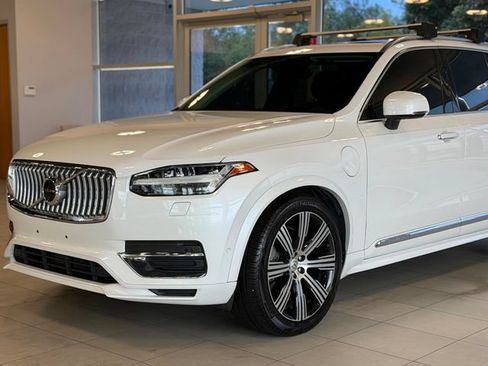 Used 2021 Volvo XC90 T8 Inscription w/ Lounge Package AWD/4WD image 3