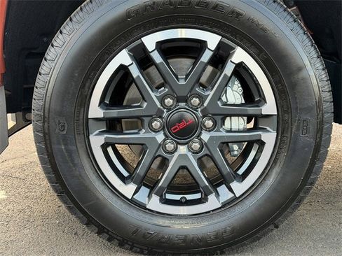Used 2025 Toyota Tacoma TRD Sport image 11