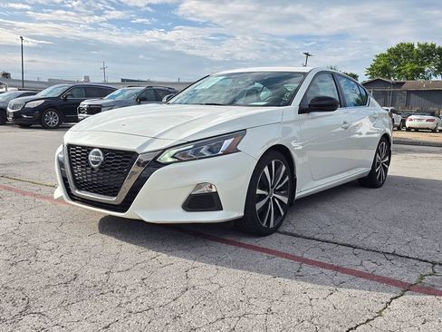 Used 2019 Nissan Altima 2.5 SR w/ SR Premium Package FWD image 3