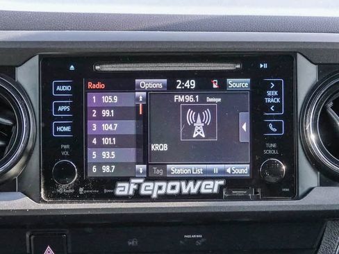 Used 2019 Toyota Tacoma TRD Sport image 13