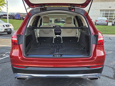 Used 2017 Mercedes-Benz GLC 300 4MATIC image 39