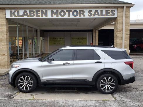 Used 2020 Ford Explorer ST w/ Premium Technology Package AWD/4WD image 2