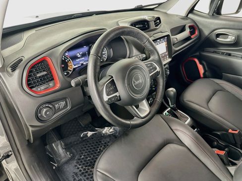 Used 2023 Jeep Renegade Trailhawk w/ Trailhawk Elite Group AWD/4WD image 9