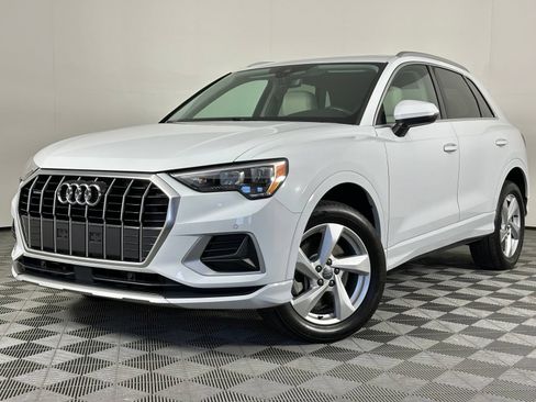 Used 2019 Audi Q3 2.0T Premium w/ Convenience Package AWD/4WD image 35