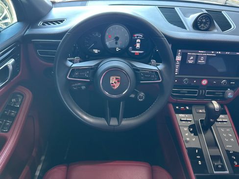 Certified 2025 Porsche Macan S AWD/4WD image 16