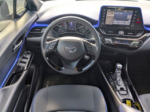 Used 2020 Toyota C-HR XLE image 13