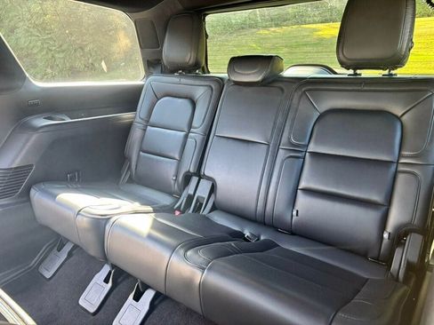 Used 2019 Lincoln Navigator Reserve AWD/4WD image 18