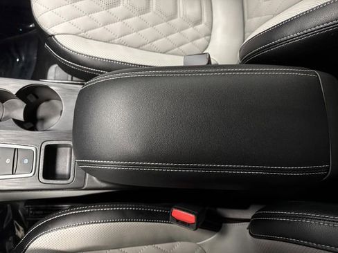 Used 2023 Ford Escape SE w/ PHEV Premium Package image 22