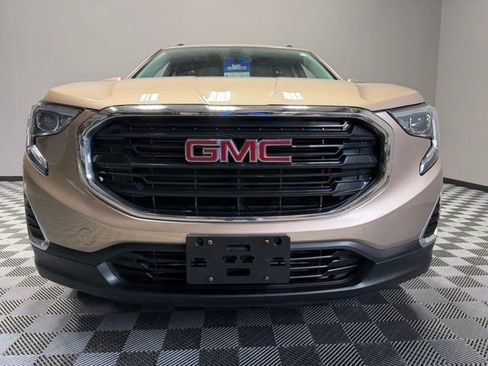 Used 2018 GMC Terrain SLE w/ Driver Convenience Package image 3