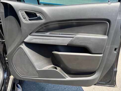Used 2022 Chevrolet Colorado LT AWD/4WD image 13