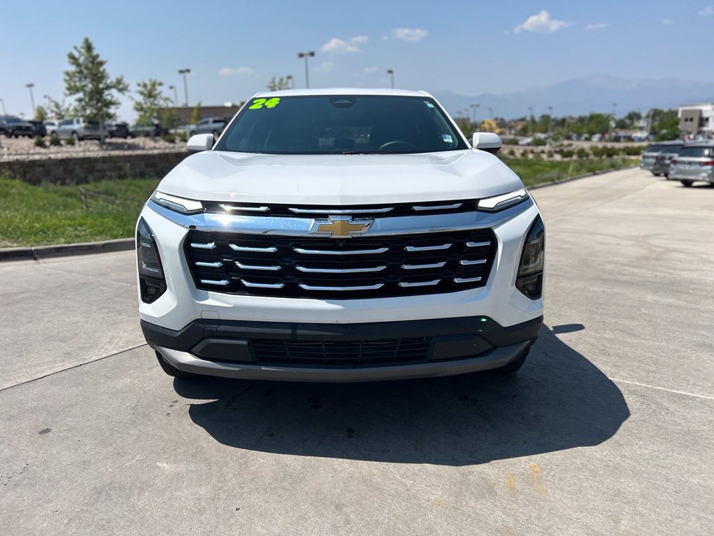 Used 2025 Chevrolet Equinox LT w/ Safety and Technology Package FWD image 2