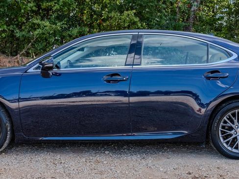 Used 2018 Lexus ES 350 w/ Premier Package FWD image 2