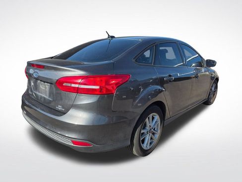 Used 2015 Ford Focus SE FWD image 6