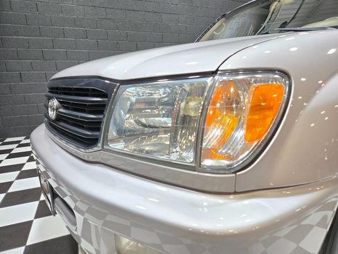 Used 2002 Toyota Land Cruiser image 18