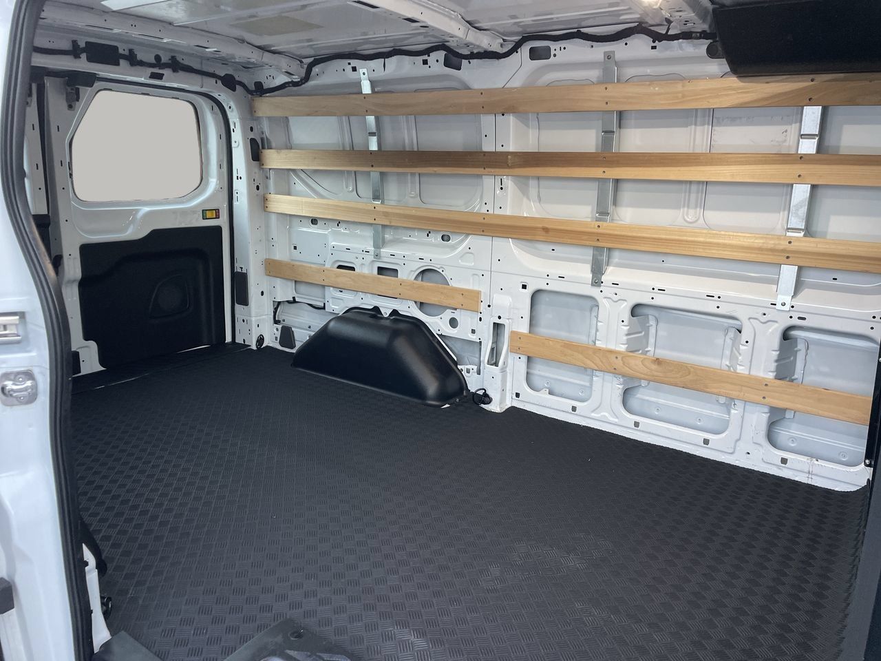 Used 2025 Ford Transit 250 Low Roof w/ Exterior Upgrade Package RWD image 15