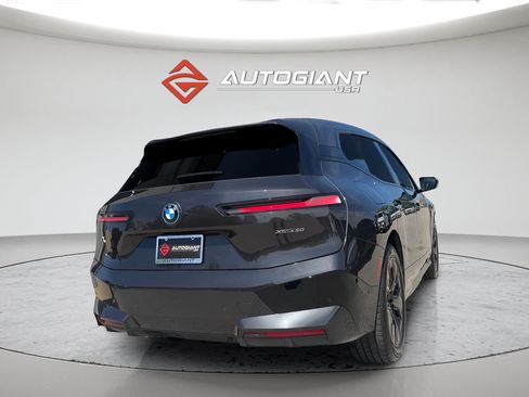 Used 2024 BMW iX xDrive50 w/ Sport Package AWD/4WD image 10