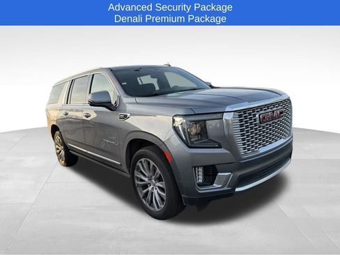 Used 2021 GMC Yukon XL Denali w/ Denali Premium Package image 3