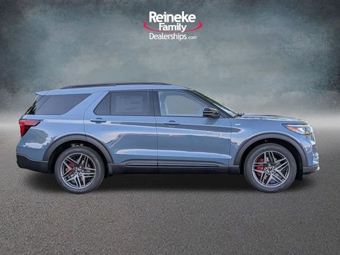 New 2026 Ford Explorer ST-Line w/ ST-Line Street Pack AWD/4WD image 4