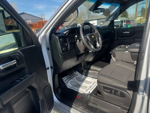 Used 2022 Chevrolet Silverado 1500 Custom w/ Safety Confidence Package AWD/4WD image 10