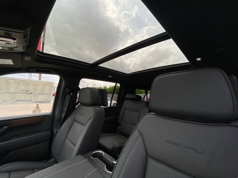 New 2026 GMC Yukon XL Denali w/ Denali Reserve Package AWD/4WD image 19