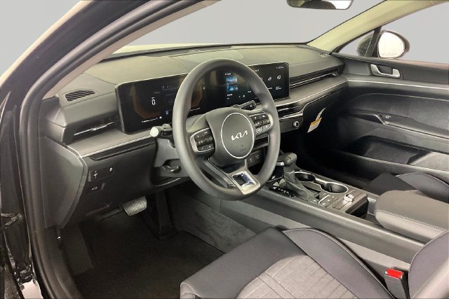 New 2026 Kia K5 LXS FWD image 8