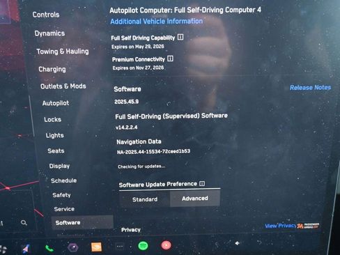 Used 2024 Tesla Cybertruck AWD Crew Cab image 13